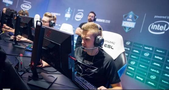 帮助年轻球 帮助年轻球